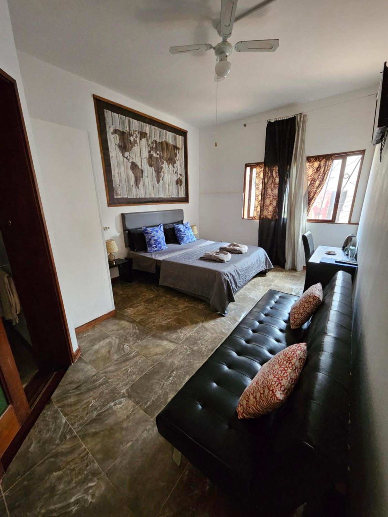 Blue Eagle Guesthouse - Casa De Hospedes سانتا ماريا المظهر الخارجي الصورة